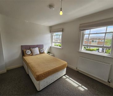 Room 7 at 38 Pakenham Close, Cambridge - Photo 2