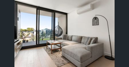 Chic Parkside Living - Photo 2