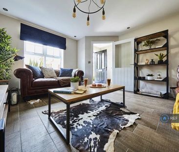 3 bedroom semi-detached house to rent - Photo 1