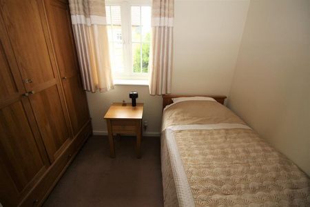 3 bedroom semi-detached house to rent - Photo 4