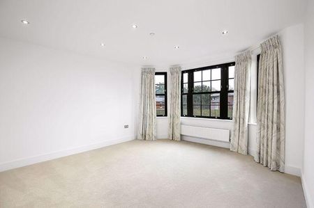4 bedroom terraced house to rent - Photo 3