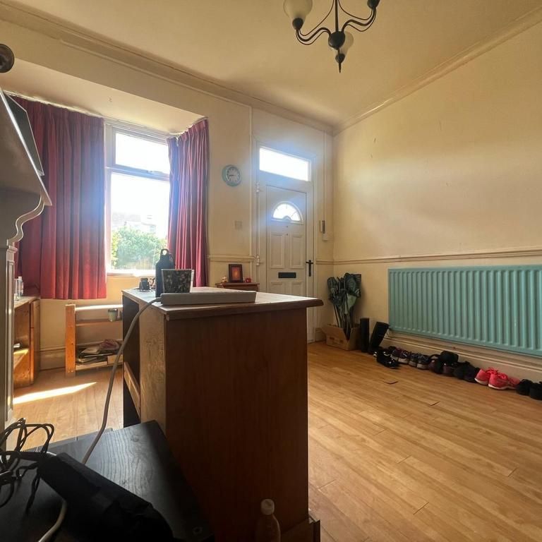 2 bedroom terraced house to rent - Photo 1