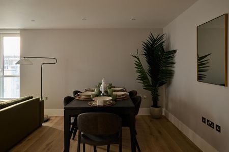 3 bedroom flat to rent - Photo 2