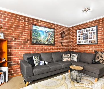 Spacious & Modern Townhouse in Sought-After Location - Photo 2