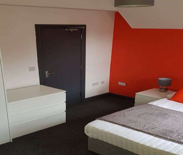 Market Road Room 2 - Photo 1