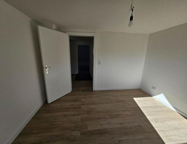 Gemütliche 3-Zimmer DG-Wohnung an den Barmer Anlagen - Photo 1