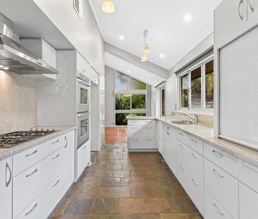 1 Cassinia Avenue, Ashwood VIC 3147 - House For Rent | Domain - Photo 5