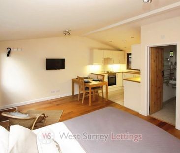 Studio to rent - Photo 1