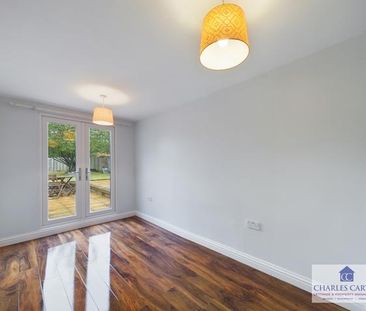 4 bedroom semi-detached house to rent - Photo 4
