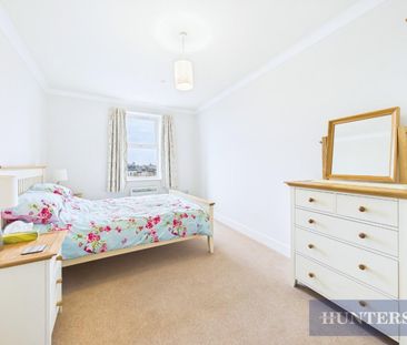 2 bedroom Flat To Let Total Size: 868 SQ FT - Photo 6