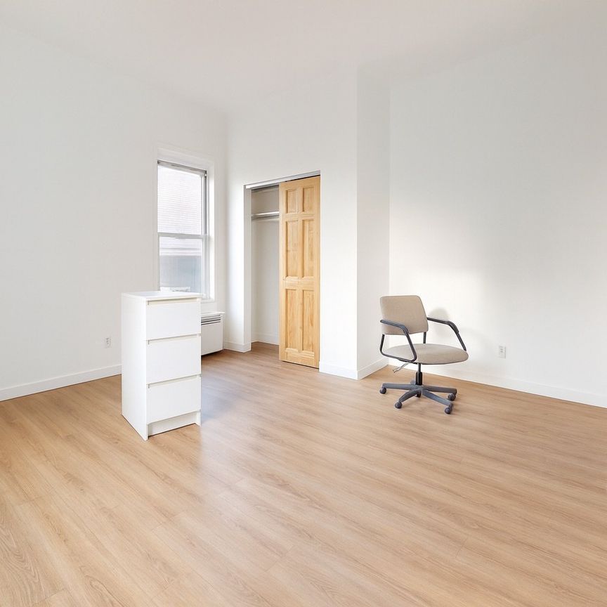 821-23 2e Rue, Saint-Jean-sur-Richelieu, QC J2X - Photo 1