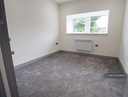 2 bedroom flat to rent - Photo 3
