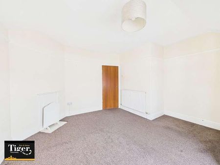 Westbank Avenue, Blackpool, FY4 - Photo 5