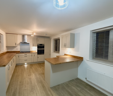 Lansbury Road, Newton Leys. - Photo 4