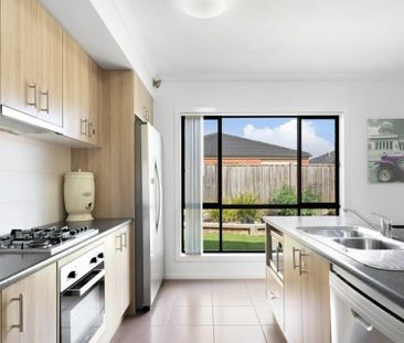 14 Casino Parade, Point Cook VIC, Belconnen - Photo 2