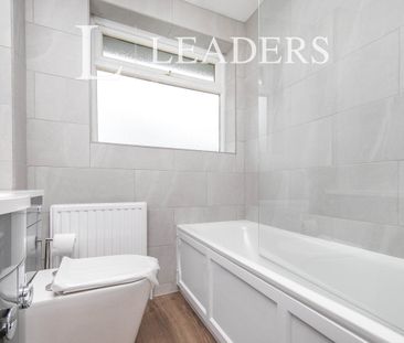 3 bedroom house to rent Bridgefield Close, Colchester, CO4 - Photo 2