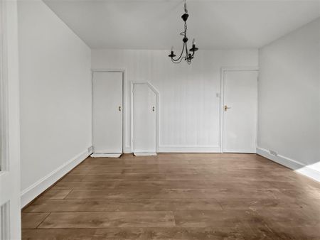 3 bedroom end of terrace house to rent - Photo 3