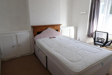 4 bedroom terraced house to rent - Photo 2