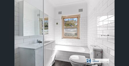 SOUTH TAMWORTH – Simply Delightful Double Brick Family Residence. - Photo 3