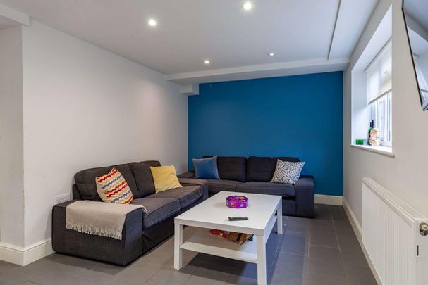 7 bedroom terraced house to rent - Photo 1