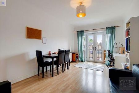 2 bedroom flat to rent - Photo 2