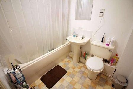 Broadoaks, BL9 - Photo 2