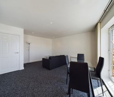 2 bedroom flat to rent - Photo 2