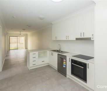 Cozy 3 Bedroom Duplex! - Photo 6