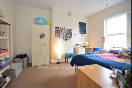 2 Bedroom Student House in Hyde Park - Photo 5