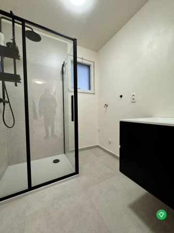 Gerenoveerd 2-slaapkamerappartement met tuin in Klemskerke, De Haan - Foto 5