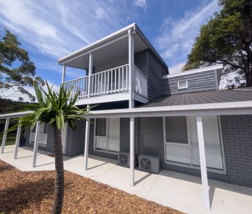 Beautifully Renovated Dream Home complete with Extra Large Garage - Photo 2