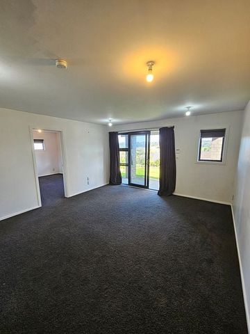 Modern 3BR Henderson Haven w/ Garden - Photo 2