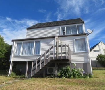 2 Jarvie Grove, Churton Park - Photo 5