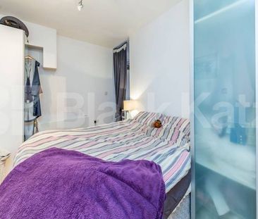 Only a short walk to Camden Town and Tufnell Park with its variety ... - Photo 1