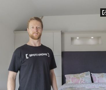 Quiet studio flat to rent in Terenure, Dublin - Photo 1