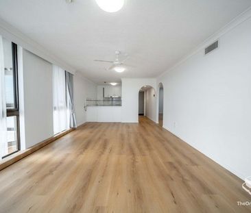 AVAILABLE NOW! BEACHSIDE FULLY RENNOVATED APARTMENT - Photo 1