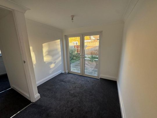 3 bedroom bungalow to rent - Photo 1