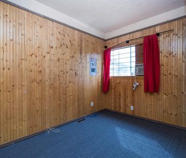 Rustic Home in Downtown Chilliwack - Photo 3