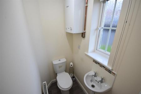 3 bedroom end of terrace house to rent - Photo 2
