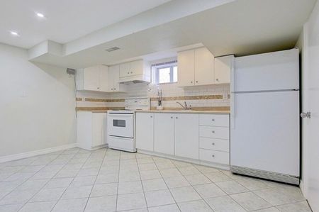 For Lease - 21 Alice Crescent, Toronto, Ontario - Photo 4