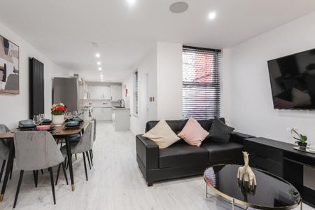 1 bedroom in a house share to rent - Photo 4