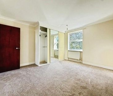 3 bedroom flat to rent - Photo 5