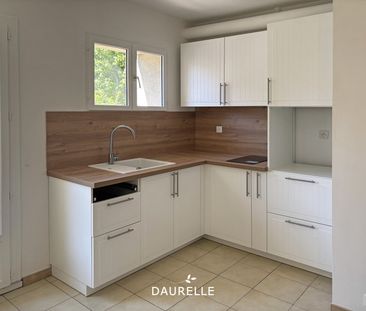 Location Appartement 2 pièces 42m² CHATEAURENARD 13160 - Photo 3