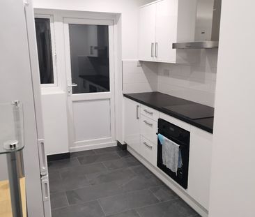 1 Bed Flat, Croydon Road, CR0 - Photo 3