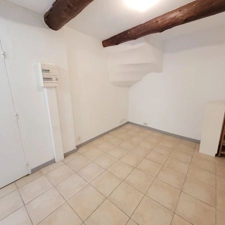 Location Appartement 1 pièce 18m² EGUILLES 13510 - Photo 4