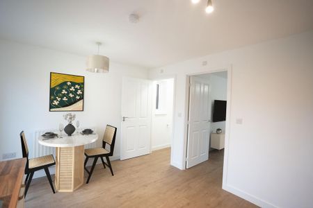 3 bedroom semi-detached house to rent - Photo 5