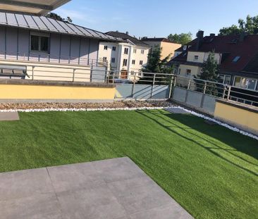 Exklusive 1-Zimmerwohnung mit großer Dachterrasse + EBK - Foto 1