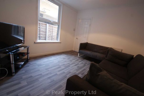 Room 1, Napier Avenue, Southend On Sea - Photo 1