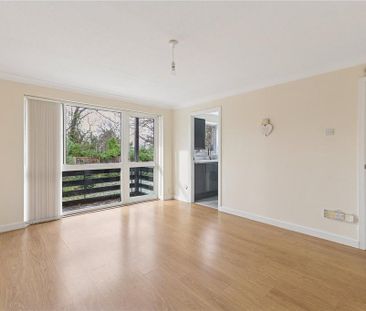 2 bedroom maisonette to rent - Photo 2