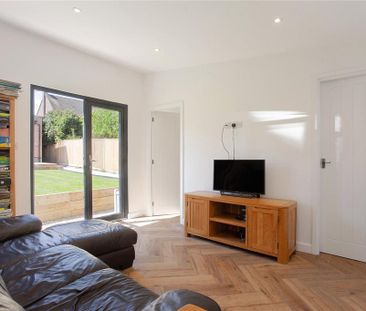 4 bedroom detached house to rent - Photo 2